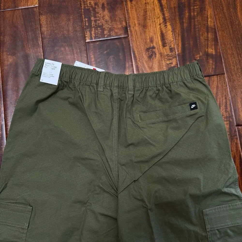 Nike Sportswear Club Woven Olive Cargo Pants